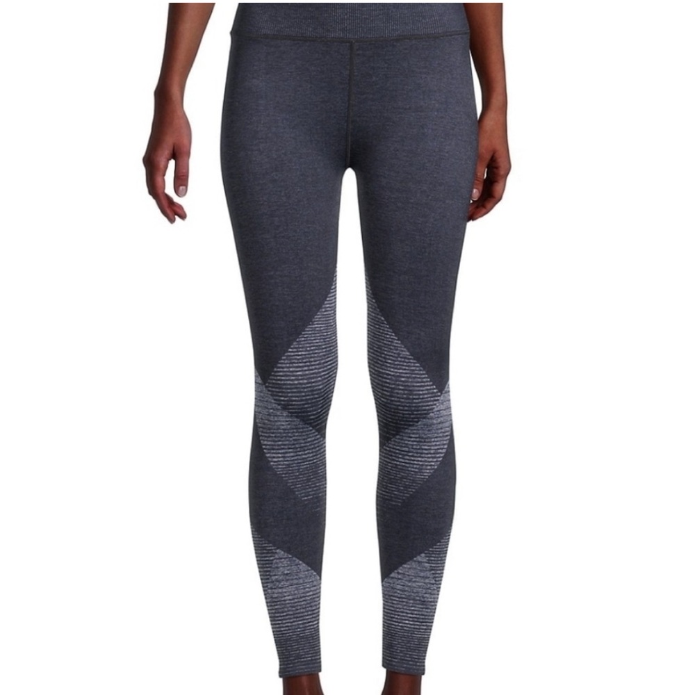 ✨ SPLENDID Blue Geometric Activewear Leggings